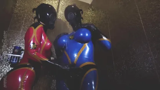 Latex Lea and Latex Lara- Latexdrone Shower