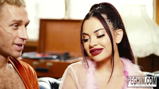 Mistress Sabina Rouge Shows Her Neighbor Some Gratitude