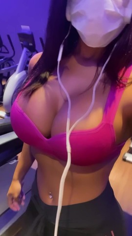 I went to the private gym with my friends @suzyhotbrazil @lizafitnessf1 and we got horny we ended up workout naked, we fucked a lot and in the end, we BJ the personal 