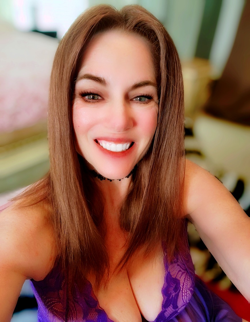 Purple Tease: Watch Me Moan & Cum for You - clip coverforeground