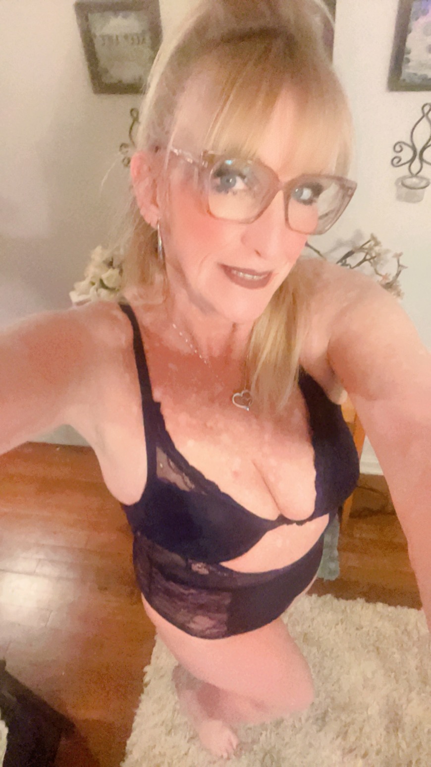 A sexy hey to ya - clip coverforeground