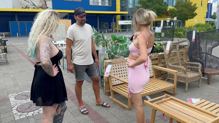 Beim Möbelhaus-Kunde überredet zum ficken  - clip coverforeground