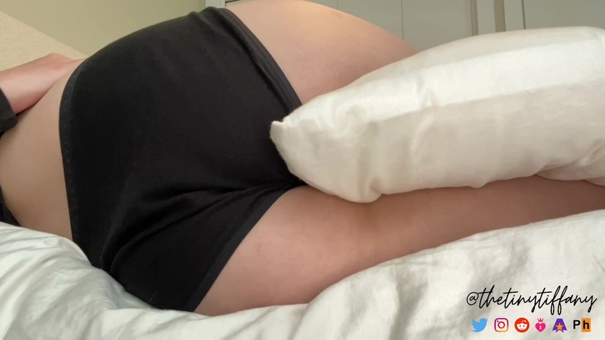 horny pawg pillow humping - clip coverforeground