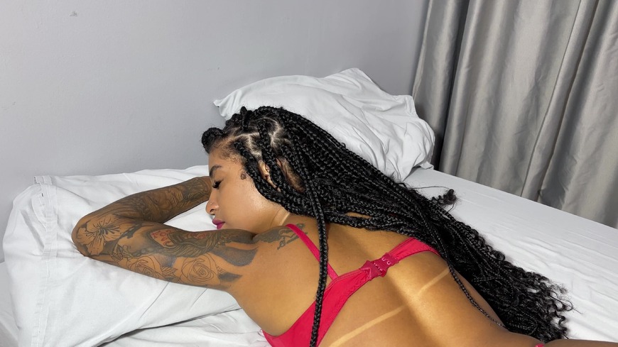 Fodendo a bunda da morena gostosa - clip coverforeground