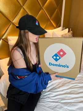 [PREMIUM] 4K Pizza delivery girl porn video 😏 - clip cover-front