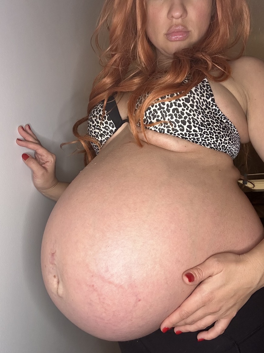 38 weeks pregnant oil up and Dildo Play - Clip by Hello, I am Scarlett. -  Fancentro