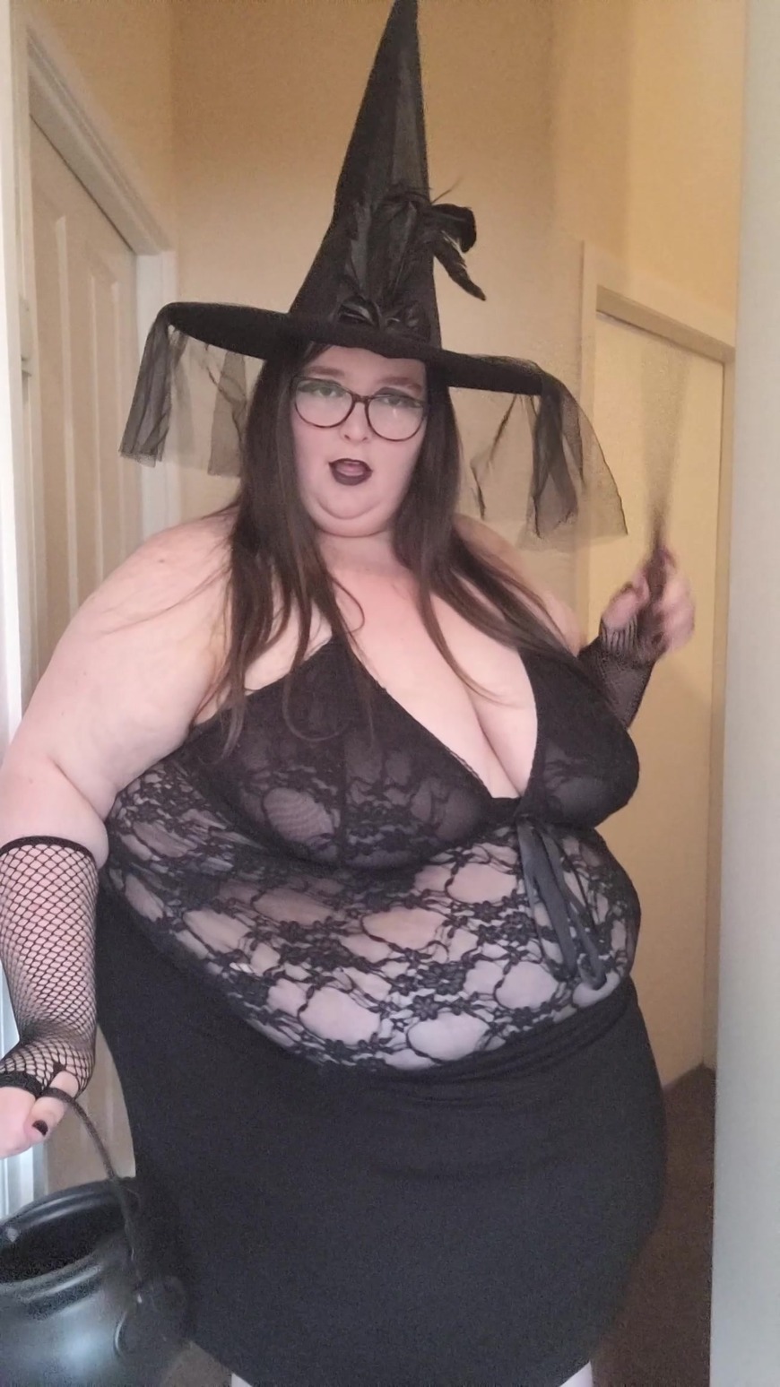 SSBBW THE FAT BULLY WITCH - clip cover background