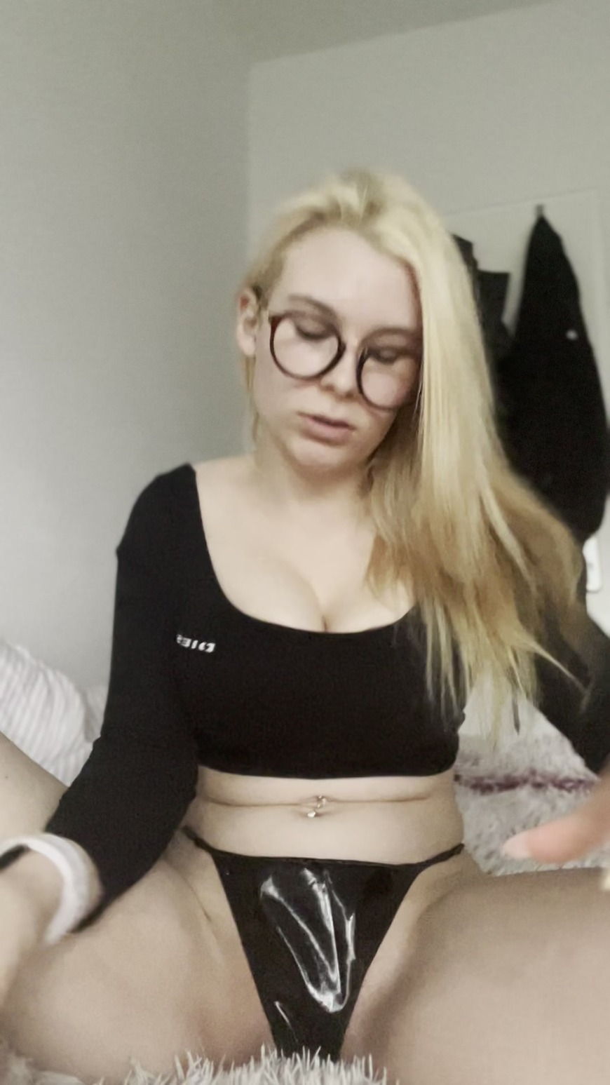 Selmade Video + wet pussy Bild - Clip by antoniacanny - Fancentro