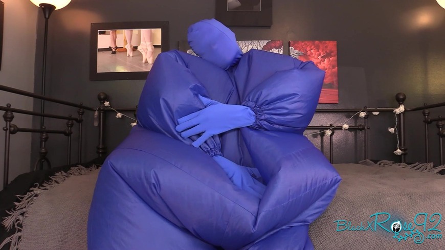 Inflatable Blue Lady - clip coverforeground