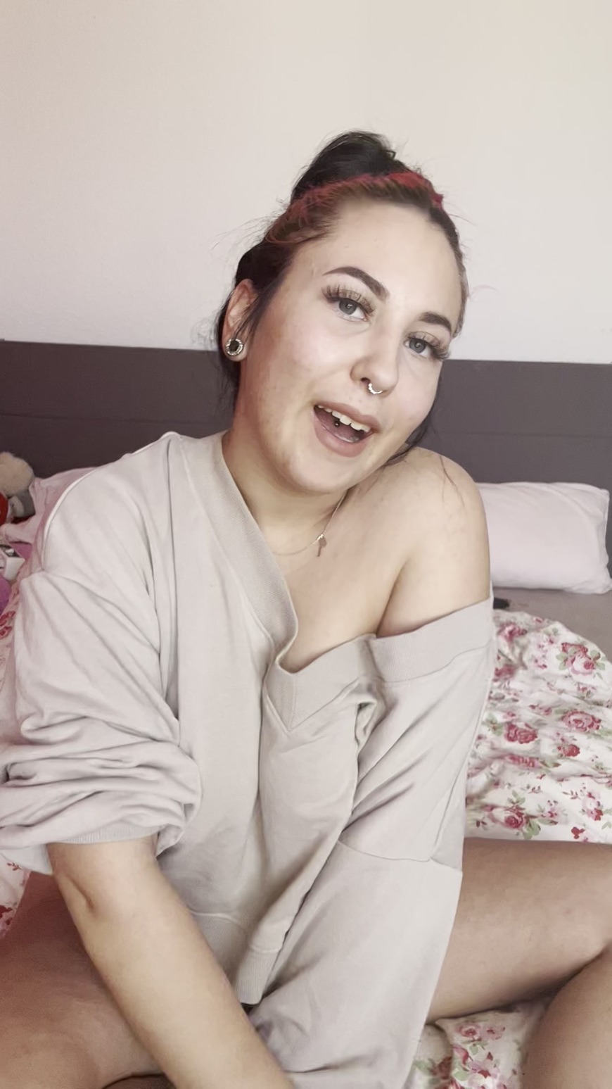 Good morning, already so horny? 💦 - clip coverforeground