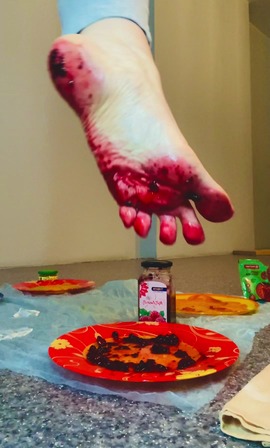 Dirty feet 👣 food crash