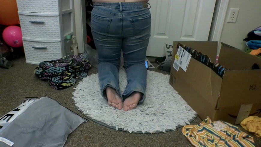 Ass Cracked in Tight Jeans - clip coverforeground