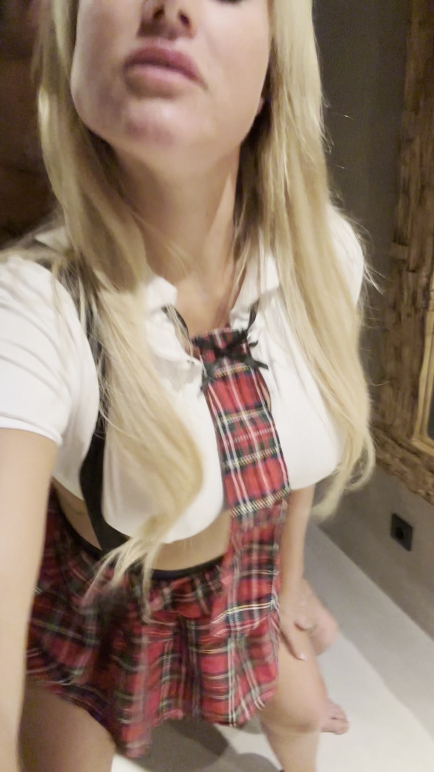 🔞𝑺𝑪𝑯𝑶𝑶𝑳 𝑴𝑬𝑰𝑺𝑱𝑬 𝑺𝑬𝑿𝑻𝑨𝑷𝑬🔞 POV: we gaan samen naar een hotel, ik kom uit school.... Pijpen, neuken en mijn mondje volspuiten 💦🍆 SPUIT MAAR SCHATJE 😳 - clip coverforeground