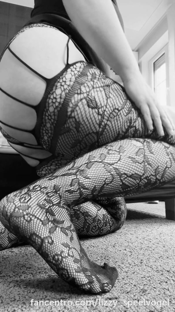 Feet and fishnetlovers - clip coverforeground