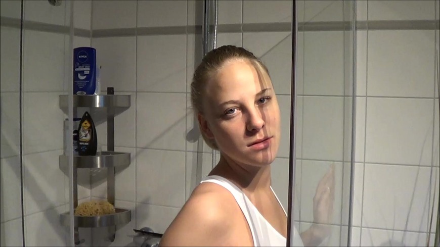 Heisser p*** in weiss- transparenten Badeanzug - clip coverforeground