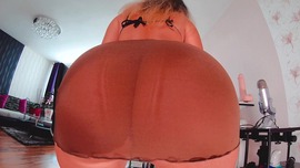 Sexydea Twerking with a Sexy Plugged Big ass