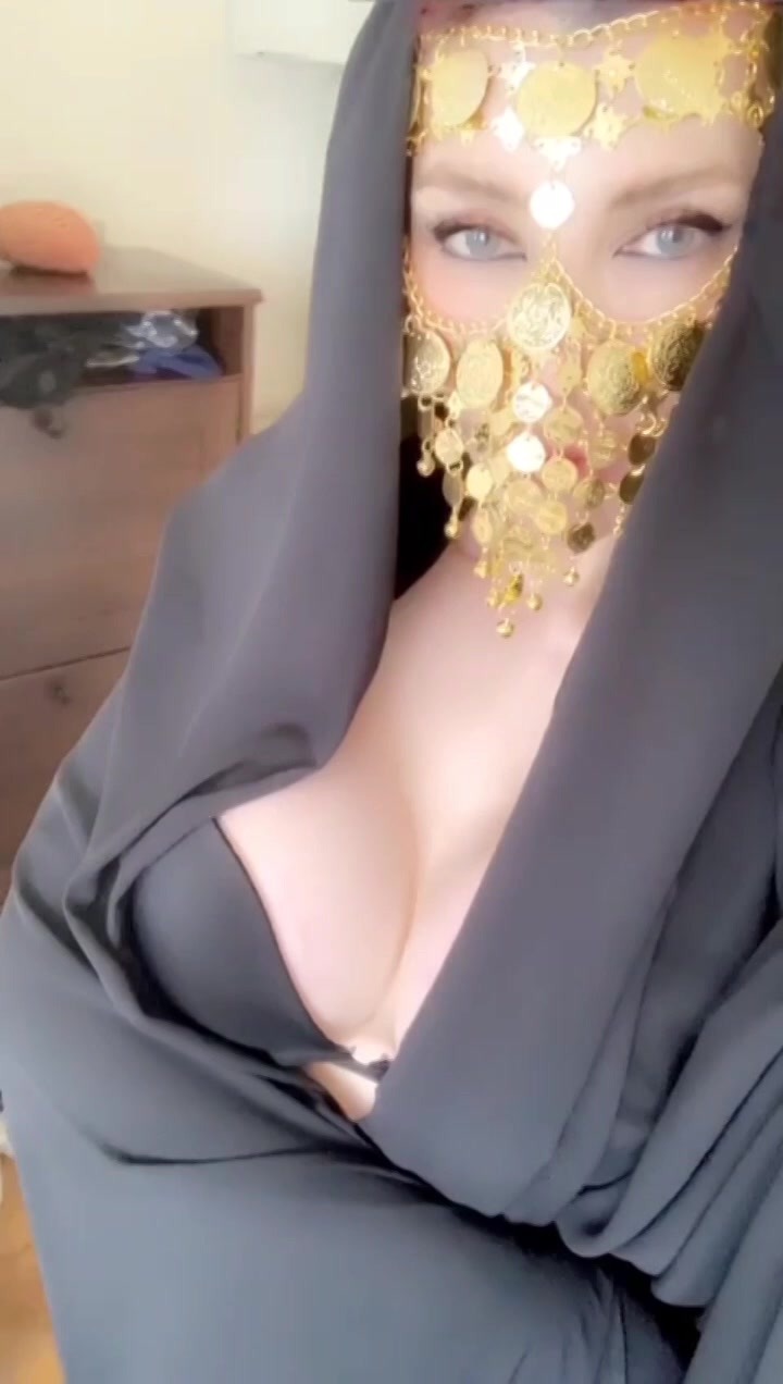 mistressrola عمتكم - Private Stories, exclusive videos, private messaging -  Fancentro