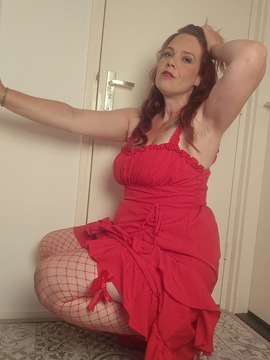 Douchen met deze hete milf zorgt dat je keihard spuit 🫦💦 - clip coverforeground
