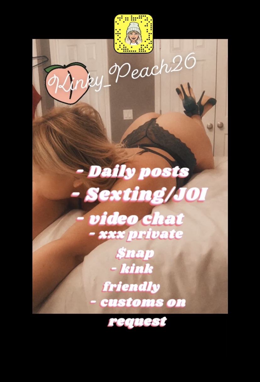 Riding my Realistic Dildo (anal) - Видео от kinky_peach26 - Fancentro