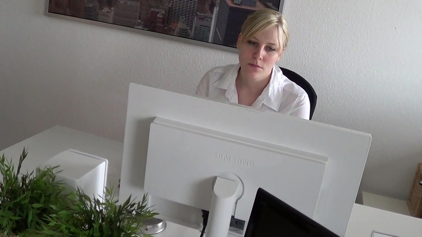 Userwunsch: Zigarette rauchen oben ohne - clip coverforeground