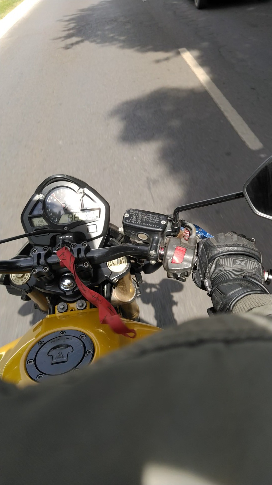 De moto em Brasília - clip cover background