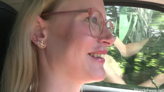 4k ganz nackig auto fahren