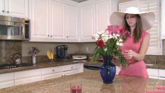 Rich Babe Masturbating in the Kitchen Shae Snow