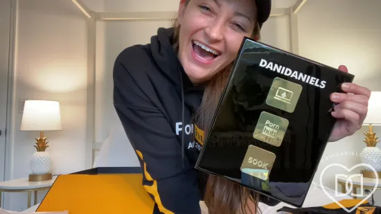 Pornhub 500 Subscribers Box