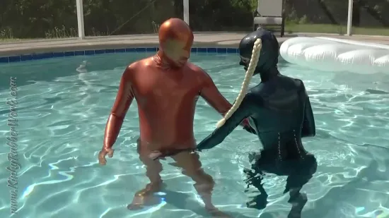 Latexplay In The Pool With Rubber_Jeff