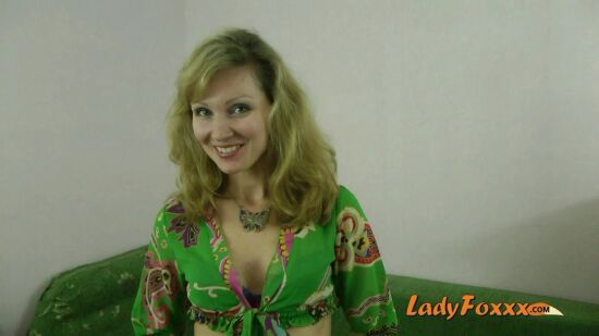 Jeans, Thigh-Highs and Dildo!