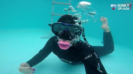 Underwater Gag Dildo Sucking And Bubbles Sex Movies Featuring Kinky