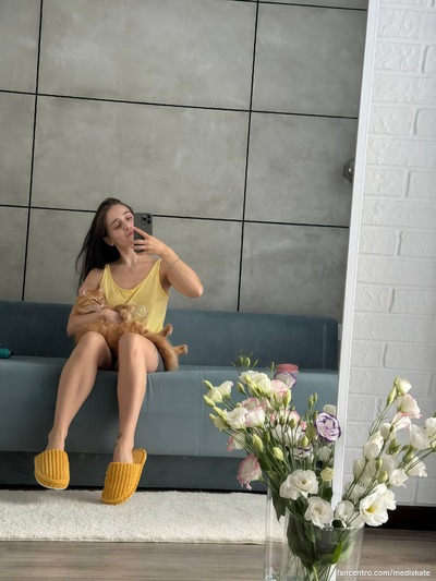 Exclusive peek into my private world – raw, real, and irresistibly flirty; check it out 😏