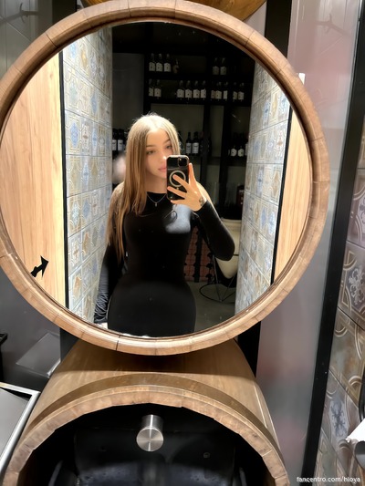 Step behind the scenes and experience my world of passion and allure – join me now 💫