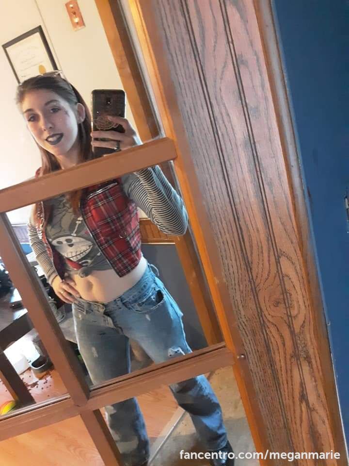 Meganmarie Pictures and Videos & similar of @meganmarie fancentro ...