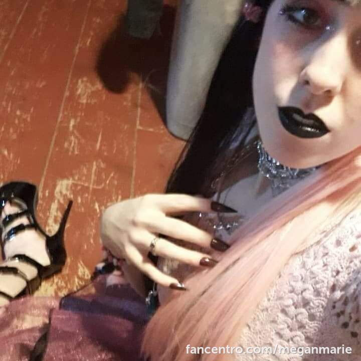 Meganmarie Pictures and Videos & similar of @meganmarie fancentro ...