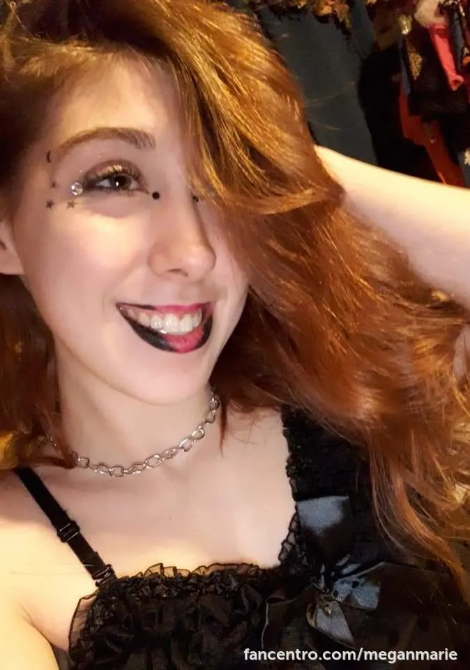 Meganmarie Pictures and Videos & similar of @meganmarie fancentro ...