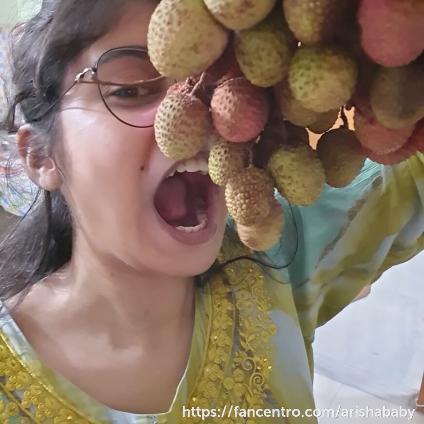 Eat litchi with me 1