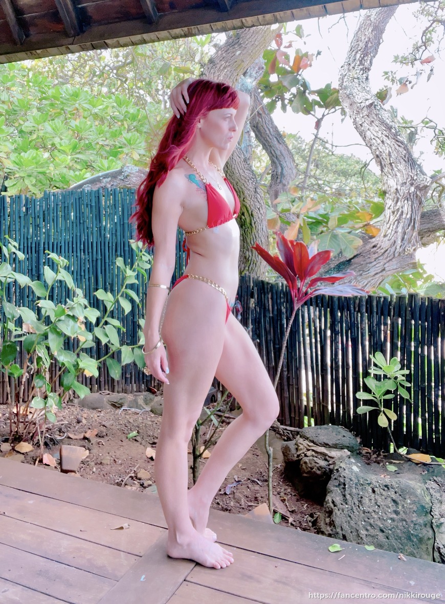 Red Bikini in Hawaii - post image 2