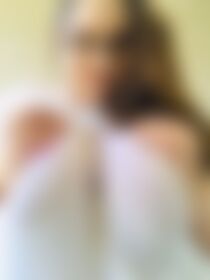 Wet T-shirt titties guarantee a great start to the week 😉 Much love to you all! - post hidden image