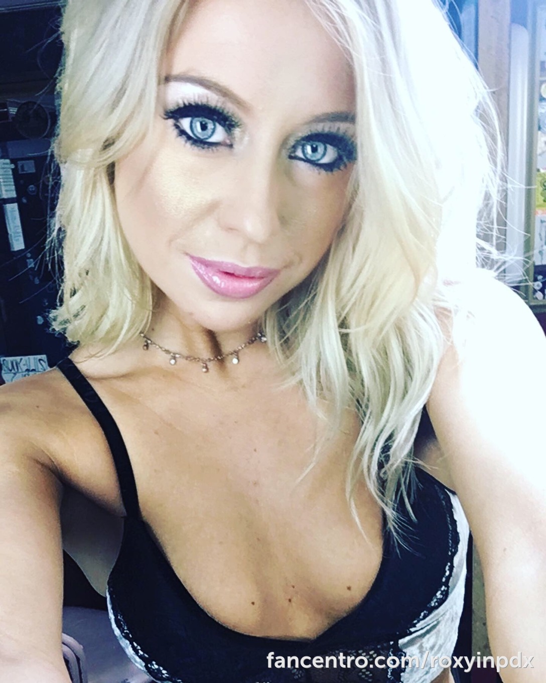 RoxxyLove Pictures and Videos & similar of @roxyinpdx fancentro profile -  EroThots