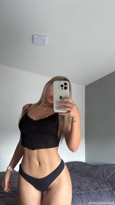 I’m so fucking wet, my toned body needs your grip now. 🍑😈