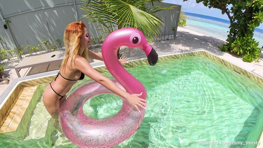 I bought a cute inflatable flamingo. Or would you rather look at my swimsuit? You like that too, right? 1foreground