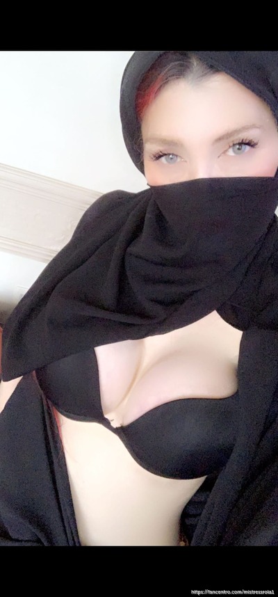 شبهتني لاختك؟؟  انا احلى شوي صح 🧕🔥👅💦