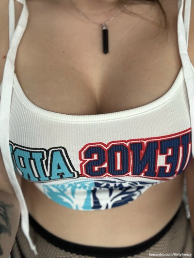 Serving Boobs one picture at a time