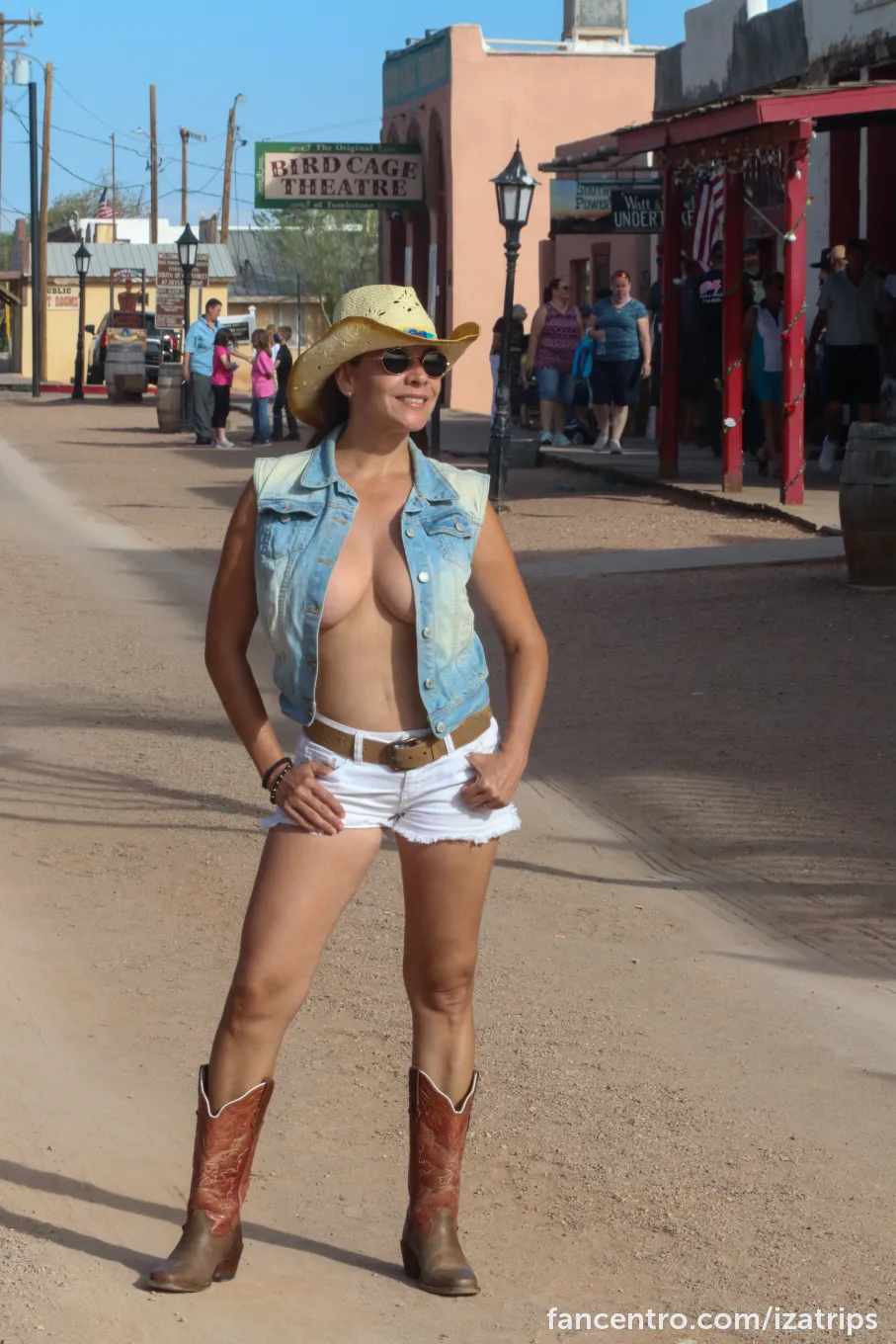 Ford lady izatrips nude