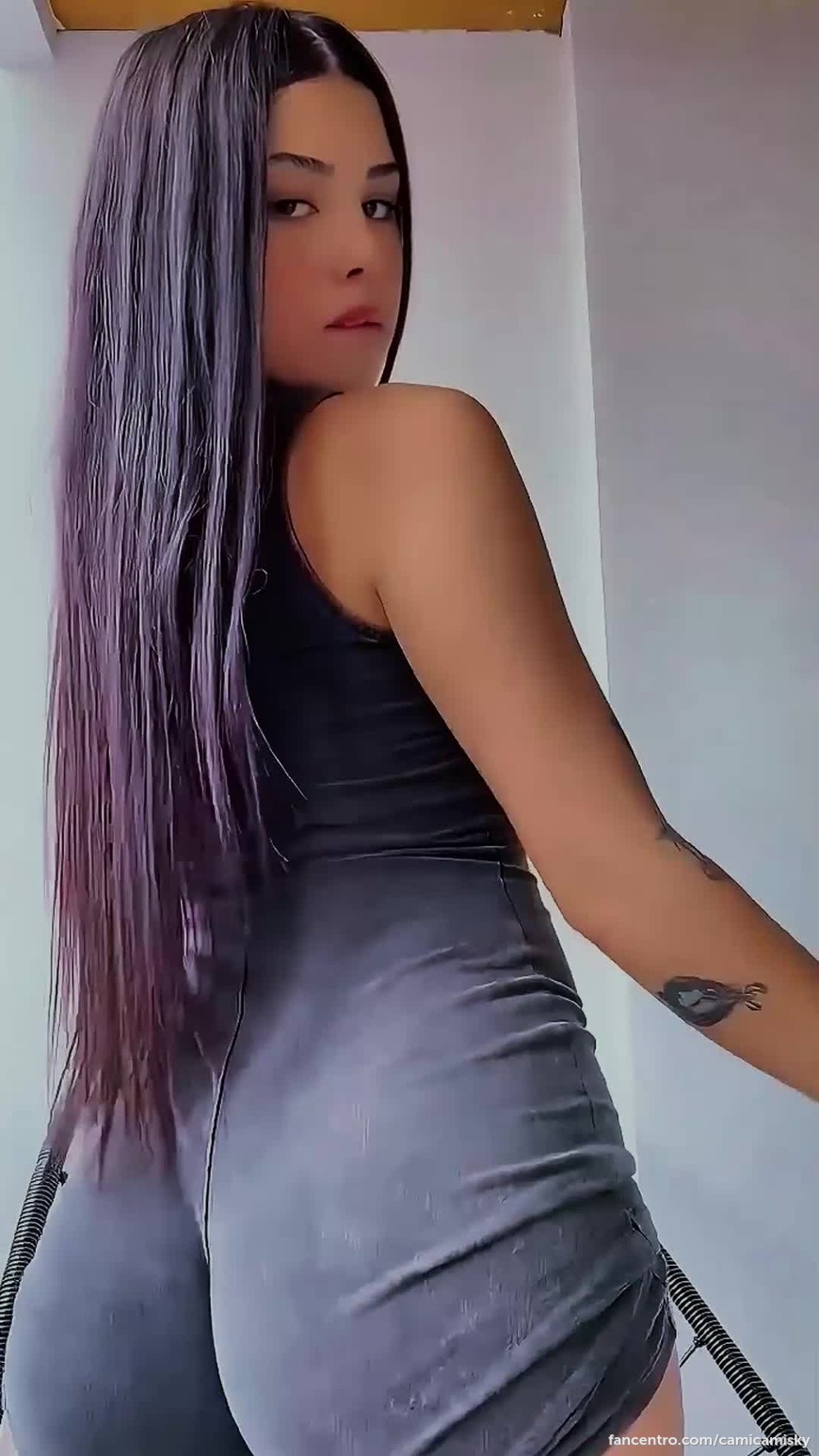 🍑🔥The best sound is a slap on that ass... 1foreground