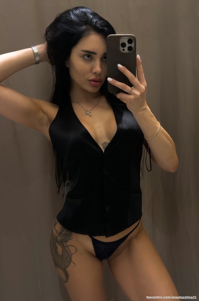 Step into my private paradise – flirty, fun, and exclusively yours; enjoy it 🌹
