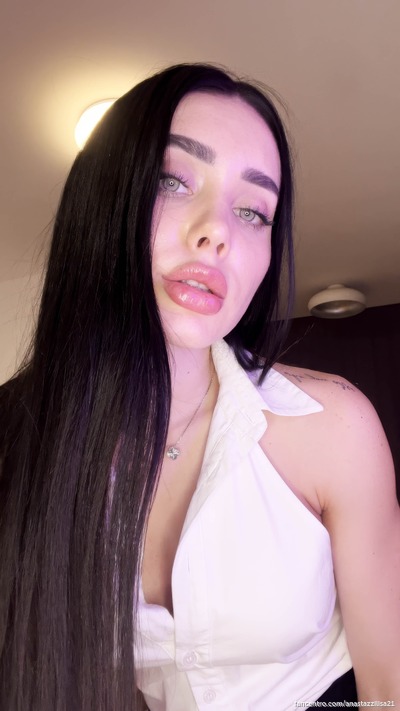 Join me for an exclusive peek into my world; enjoy it 💫 – private and playful vibes await