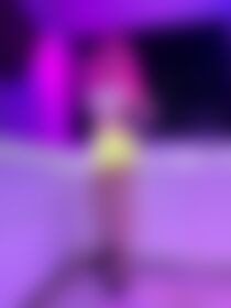 Weer heerlijke sexy en topless content van mijn roze Milou😉 - post hidden image