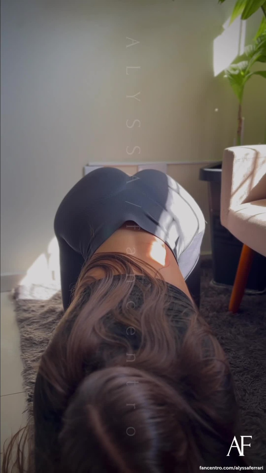 Come stretch me with that cock… I promise I'll take it all 😍🤤 1foreground